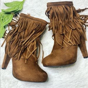 NEW Fringe Booties 8.5 Heeled Cute Brown Tassels